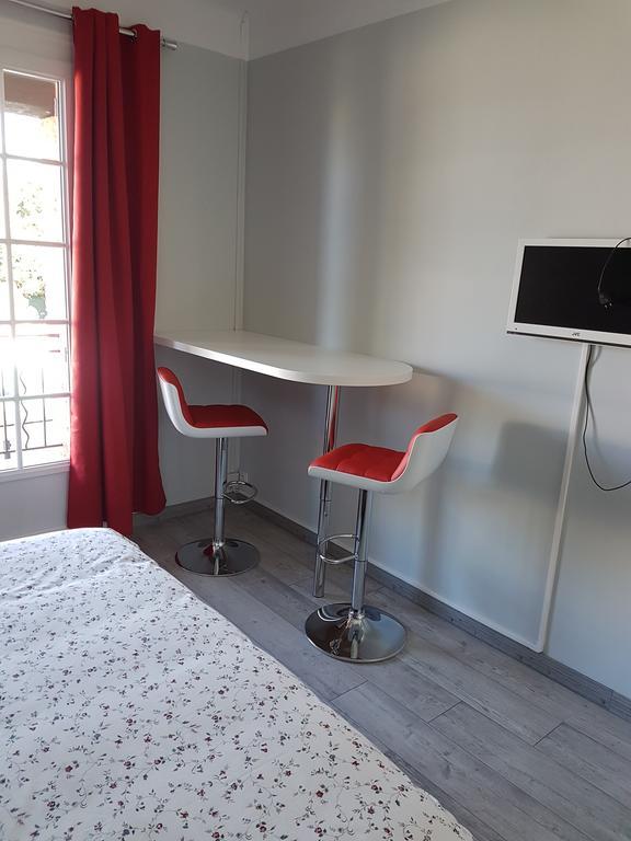 La Combe Joseph Bed & Breakfast Remoulins Bagian luar foto