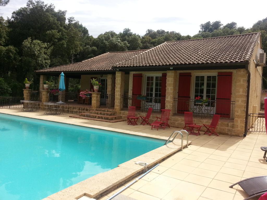 La Combe Joseph Bed & Breakfast Remoulins Bagian luar foto