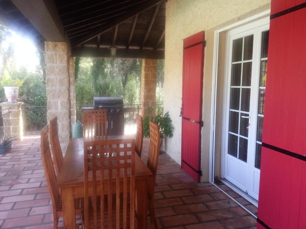 La Combe Joseph Bed & Breakfast Remoulins Bagian luar foto