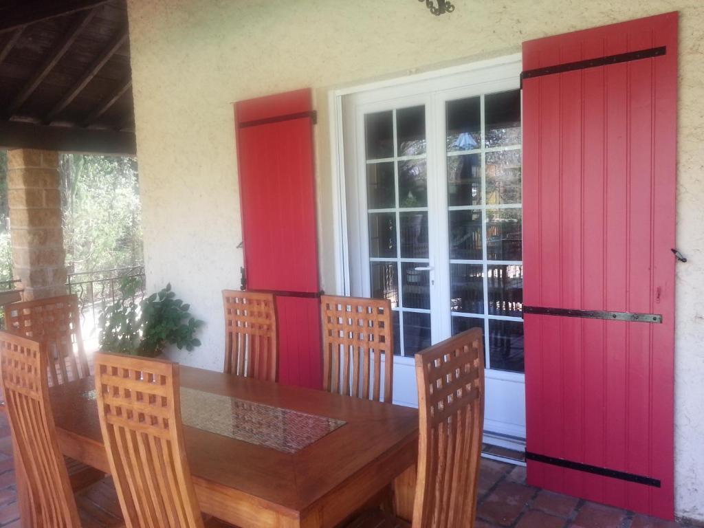 La Combe Joseph Bed & Breakfast Remoulins Bagian luar foto