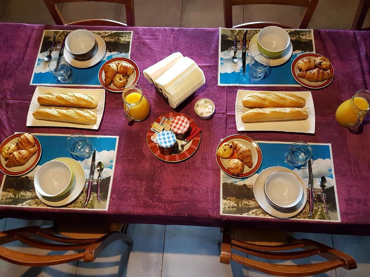La Combe Joseph Bed & Breakfast Remoulins Bagian luar foto